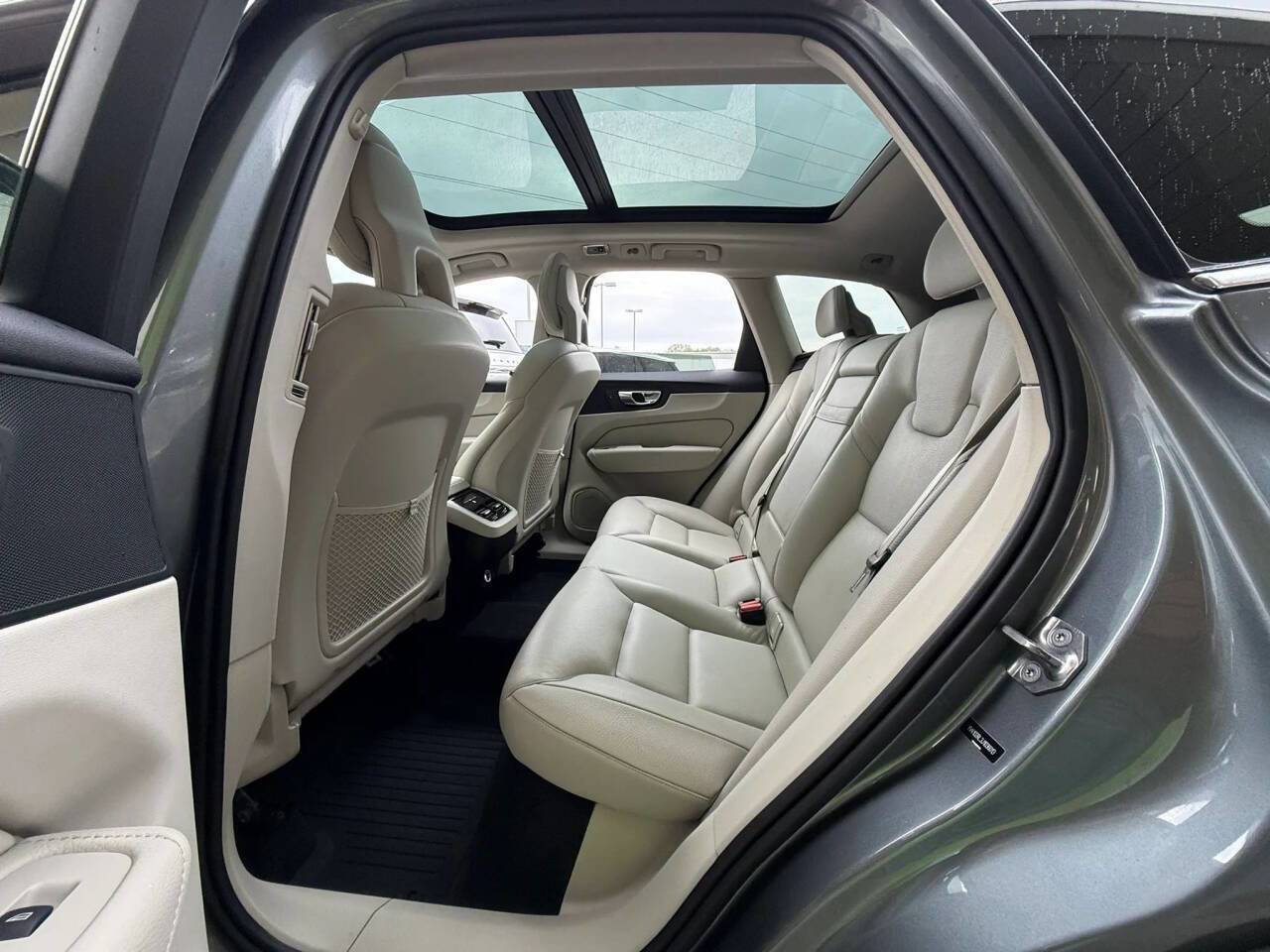 Used 2018 Volvo XC60 T5 Inscription AWD/4WD image 15