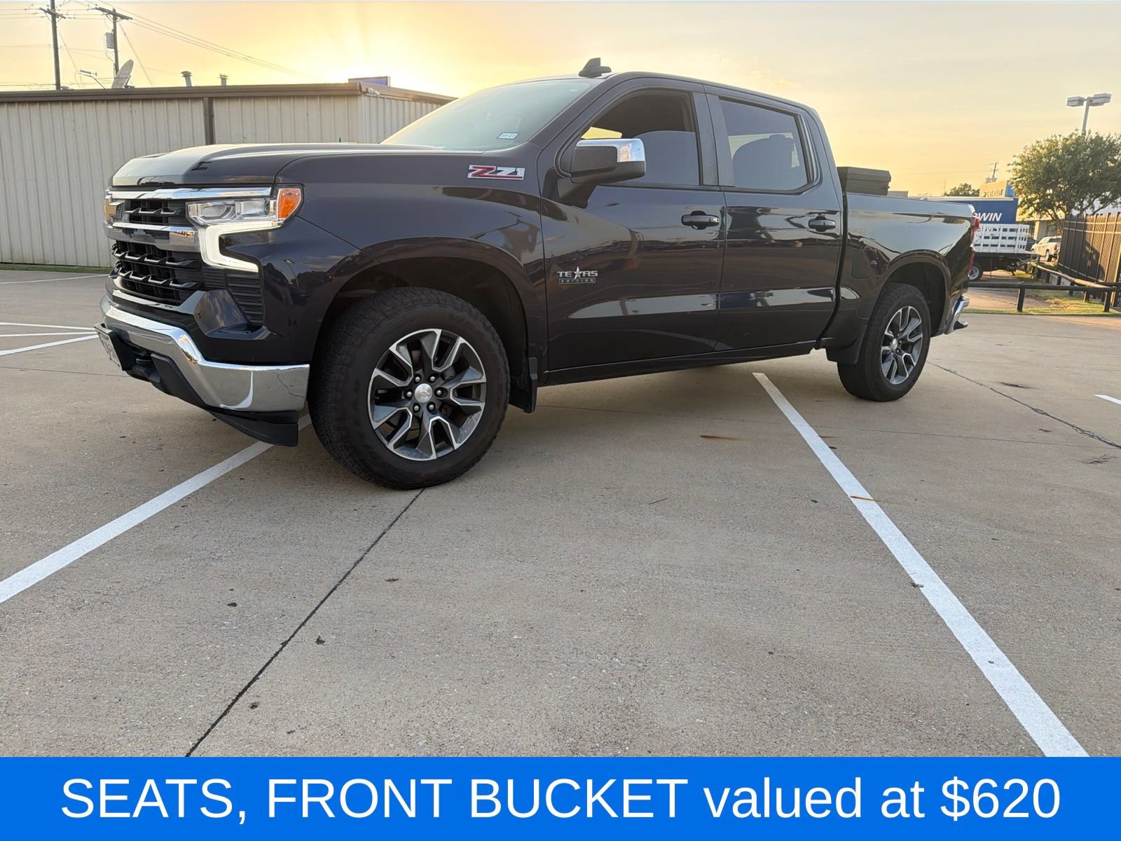 Used 2023 Chevrolet Silverado 1500 LT w/ Z71 Off-Road Package AWD/4WD image 7
