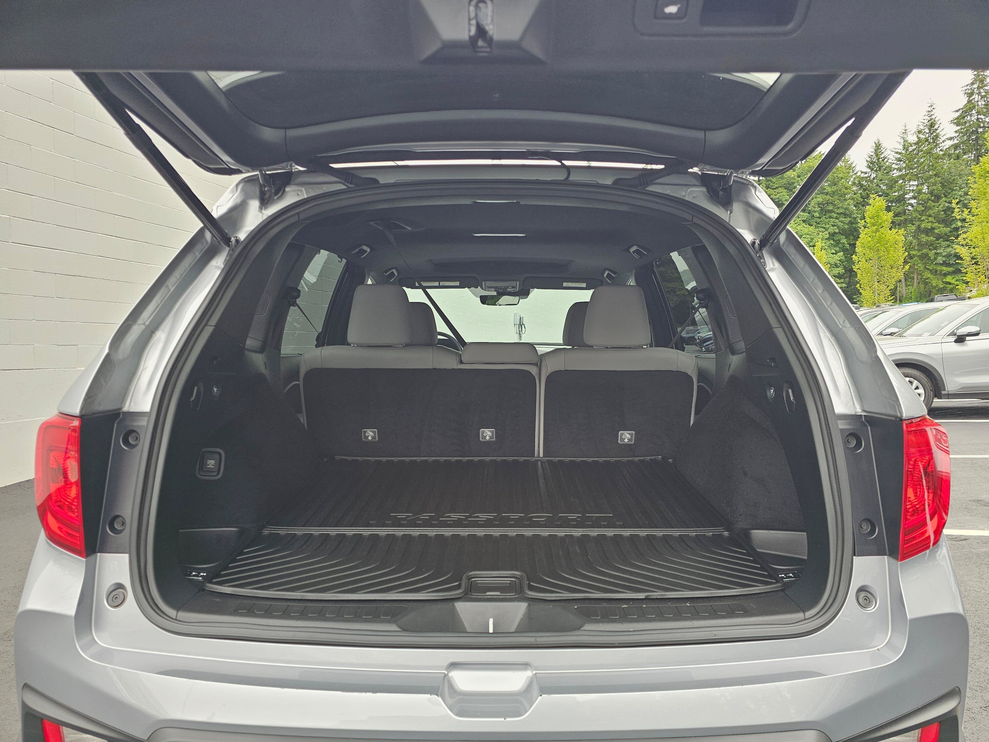 Used 2023 Honda Passport Elite image 18