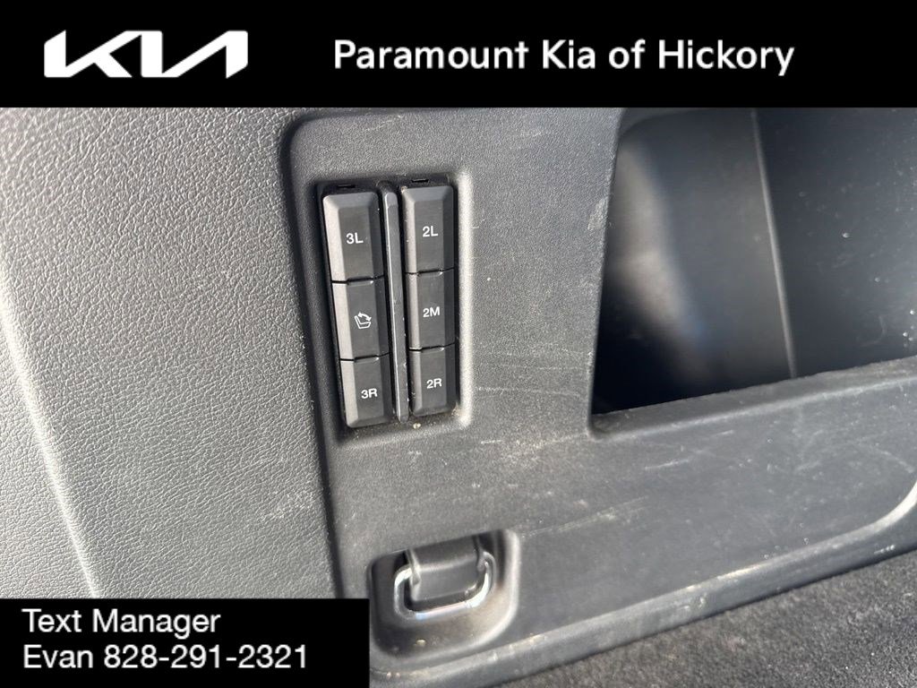 Used 2024 Ford Expedition Max XLT image 13