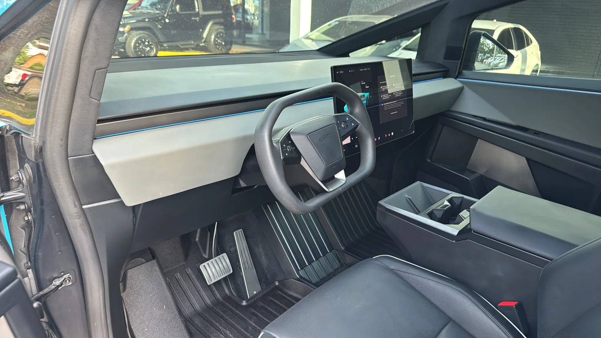 Used 2024 Tesla Cybertruck AWD Crew Cab image 13