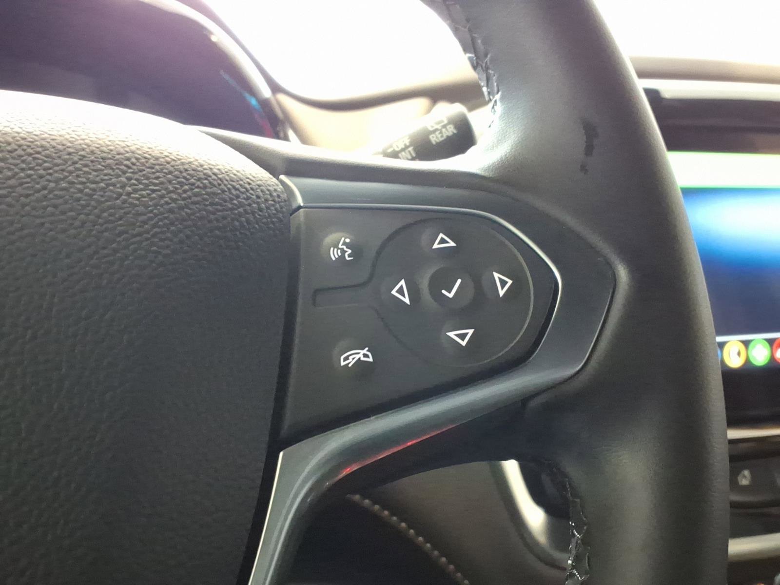 Used 2023 Chevrolet Traverse LT image 25