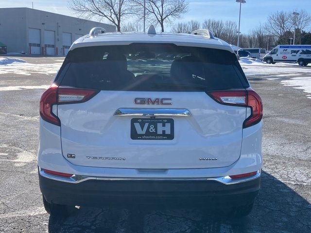 Used 2024 GMC Terrain SLT image 23