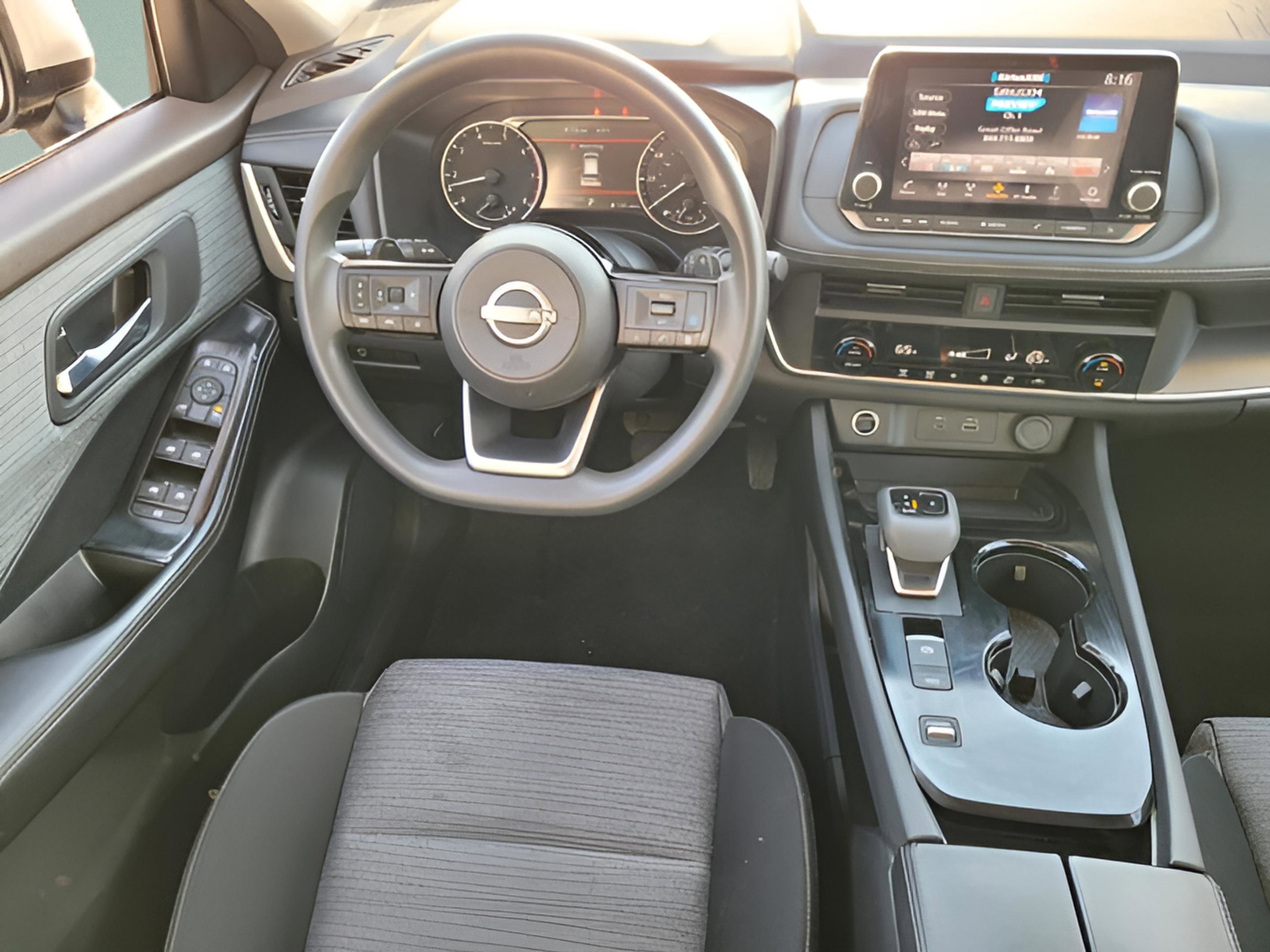 Used 2023 Nissan Rogue SV image 8