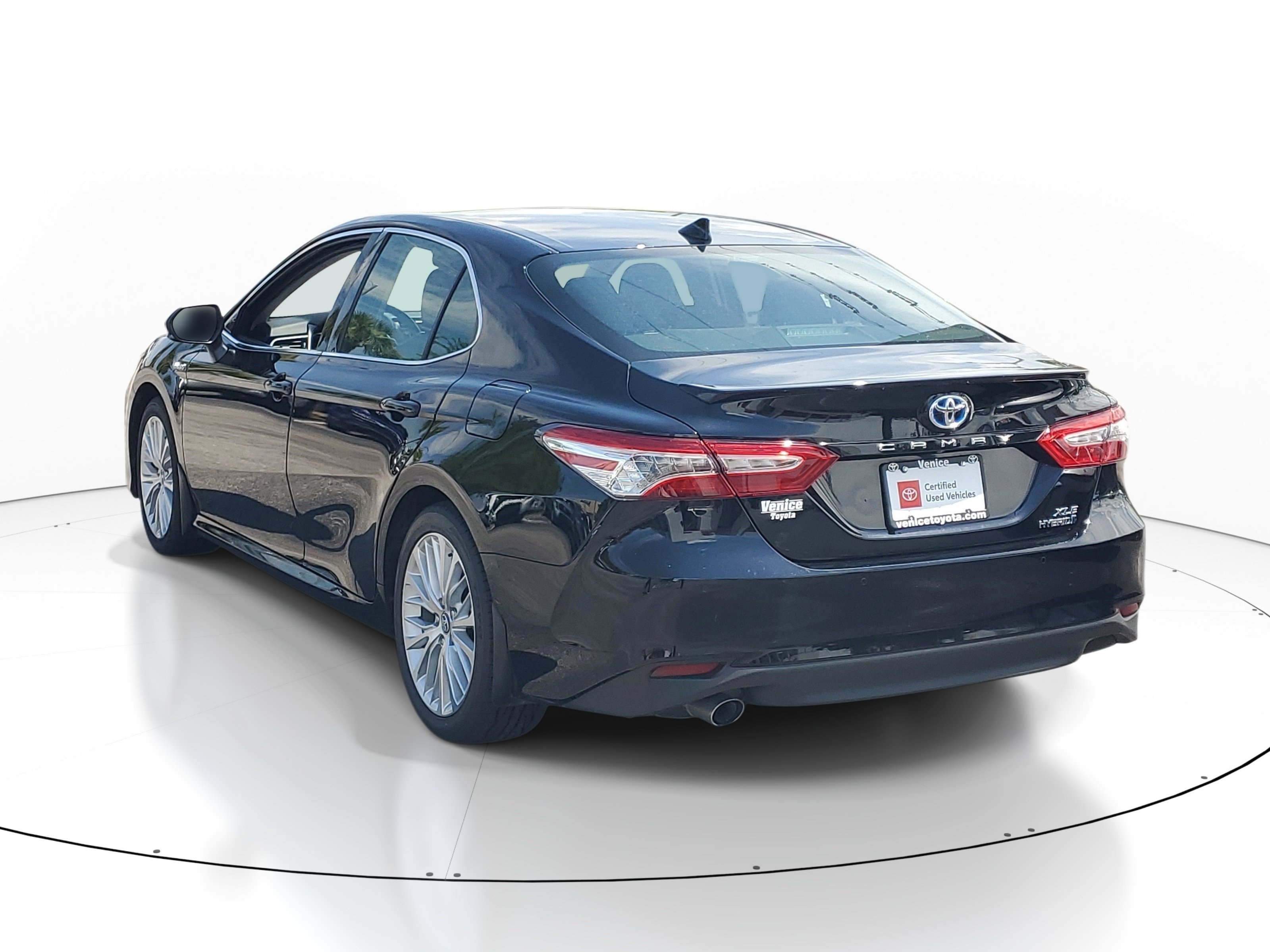 Certified 2018 Toyota Camry XLE w/ Audio Package FWD image 4