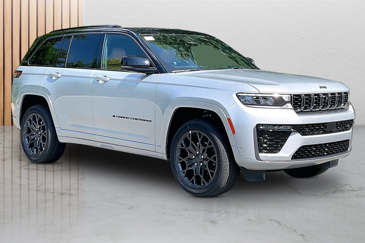 New 2026 Jeep Grand Cherokee Summit w/ Obsidian Package AWD/4WD video 1