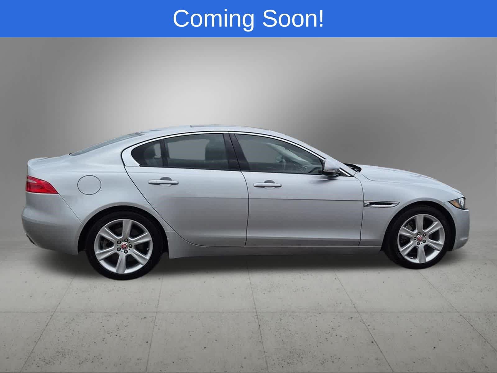 Used 2017 Jaguar XE Premium RWD image 7
