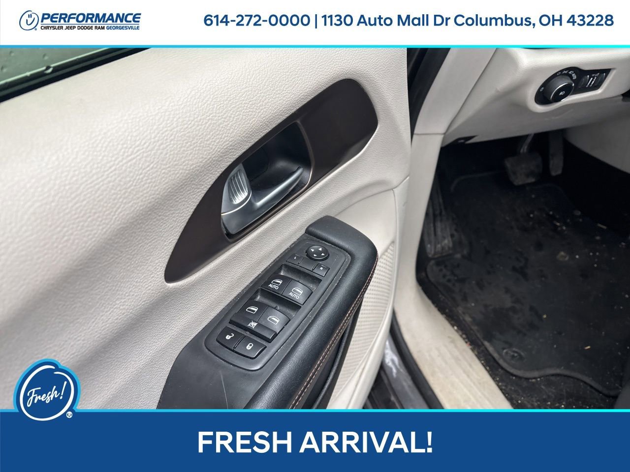 Used 2018 Chrysler Pacifica Touring Plus w/ Tire & Wheel Group image 17