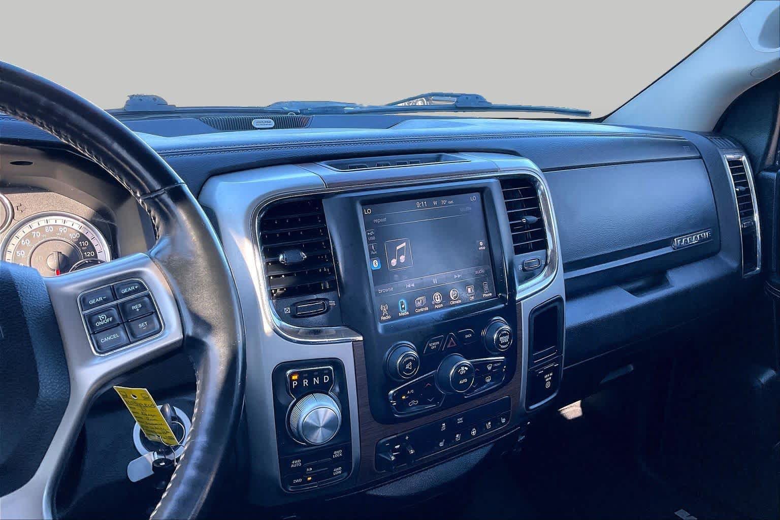 Used 2017 RAM 1500 Laramie AWD/4WD image 7
