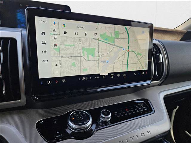 New 2025 Ford Expedition Active image 13