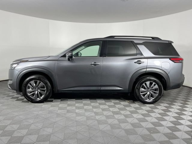 Used 2024 Nissan Pathfinder SV FWD image 7