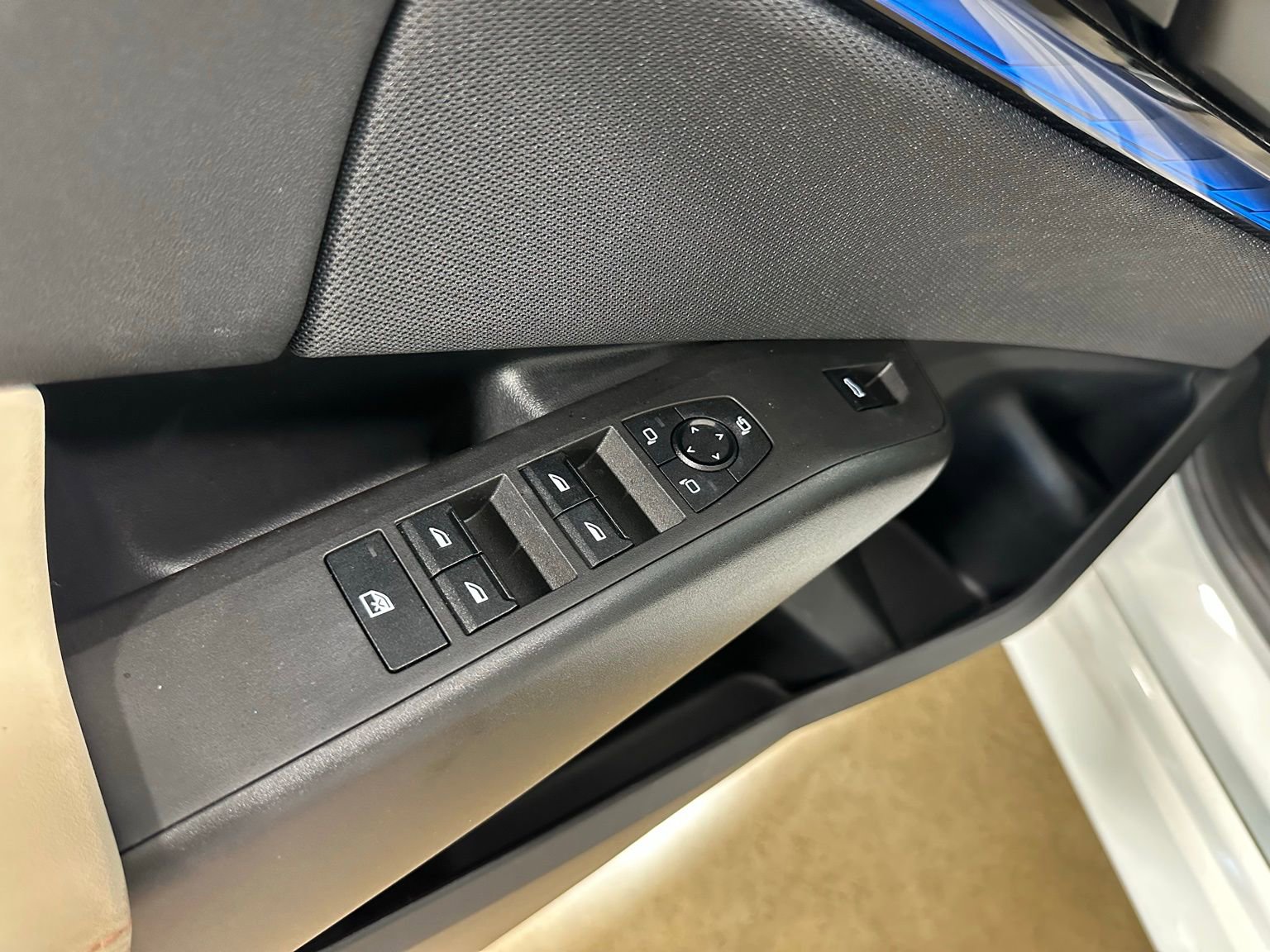 Used 2025 BMW X3 xDrive30i w/ Premium Package image 12