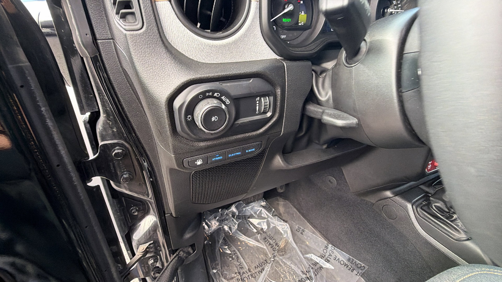 Used 2025 Jeep Wrangler Willys 4xe image 25