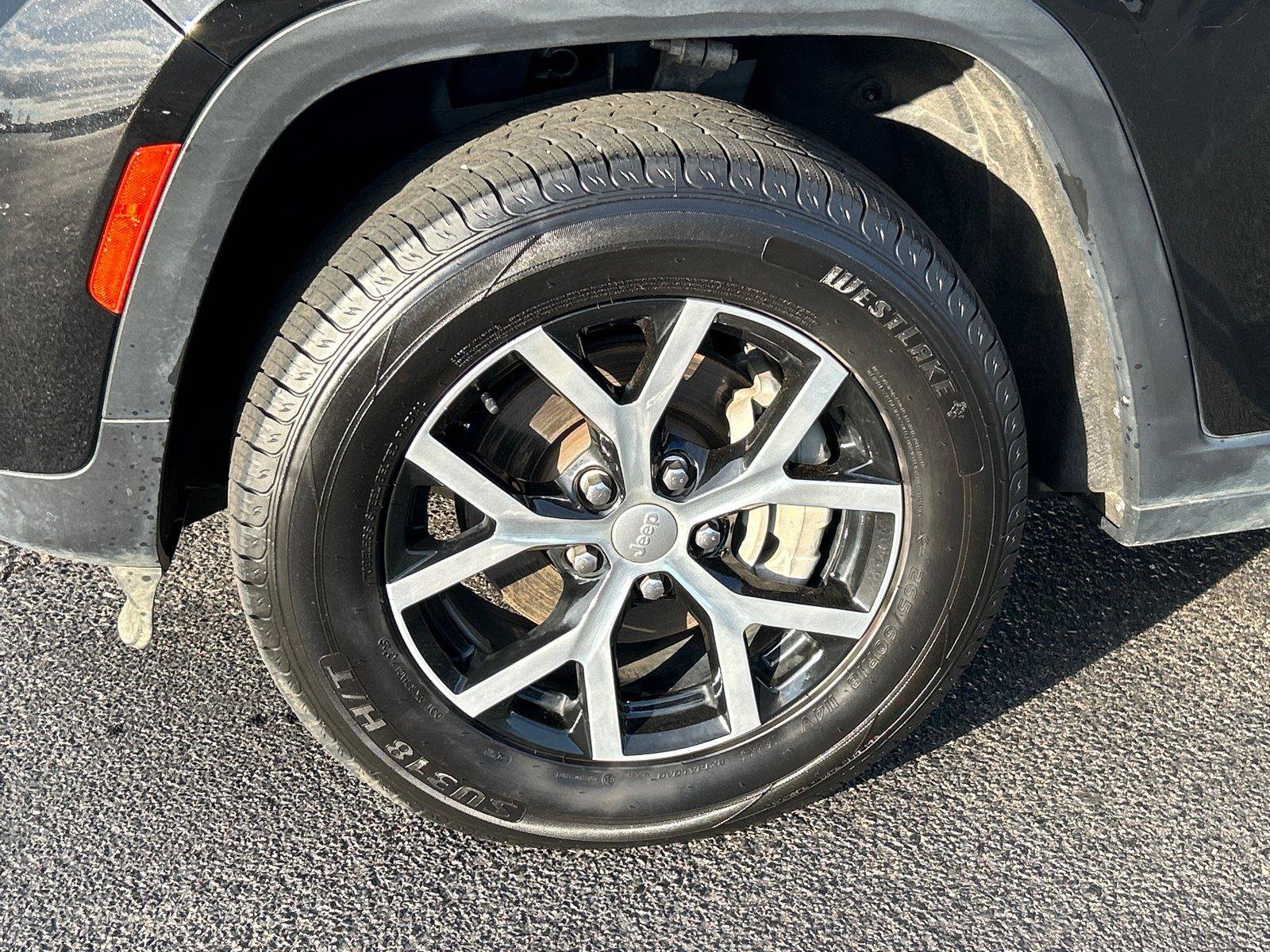 Used 2024 Jeep Grand Cherokee Limited RWD image 12