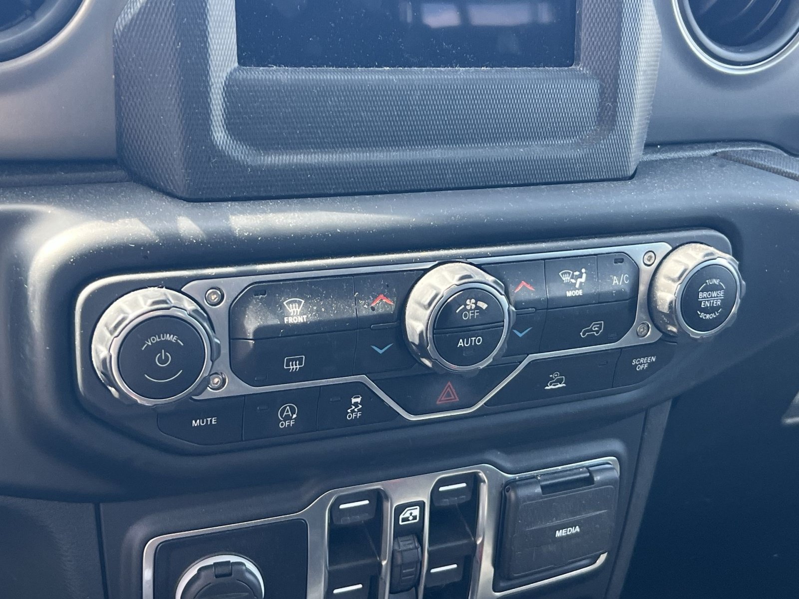 Used 2021 Jeep Wrangler Unlimited Sport AWD/4WD image 16