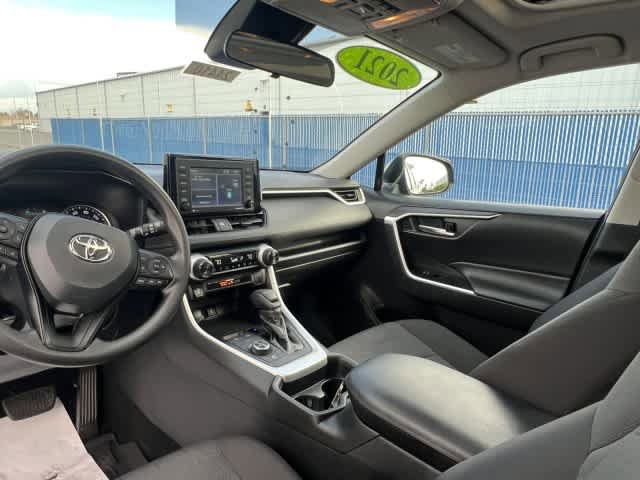 Used 2021 Toyota RAV4 XLE w/ Convenience Package image 19