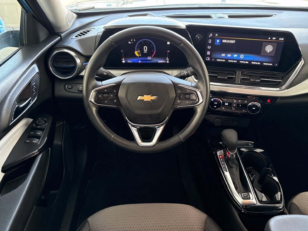 Used 2025 Chevrolet Trax LT w/ Driver Confidence Package FWD image 20