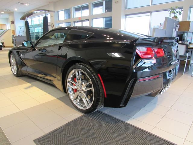 Used 2016 Chevrolet Corvette Stingray Coupe w/ 2LT Preferred Equipment Group image 7