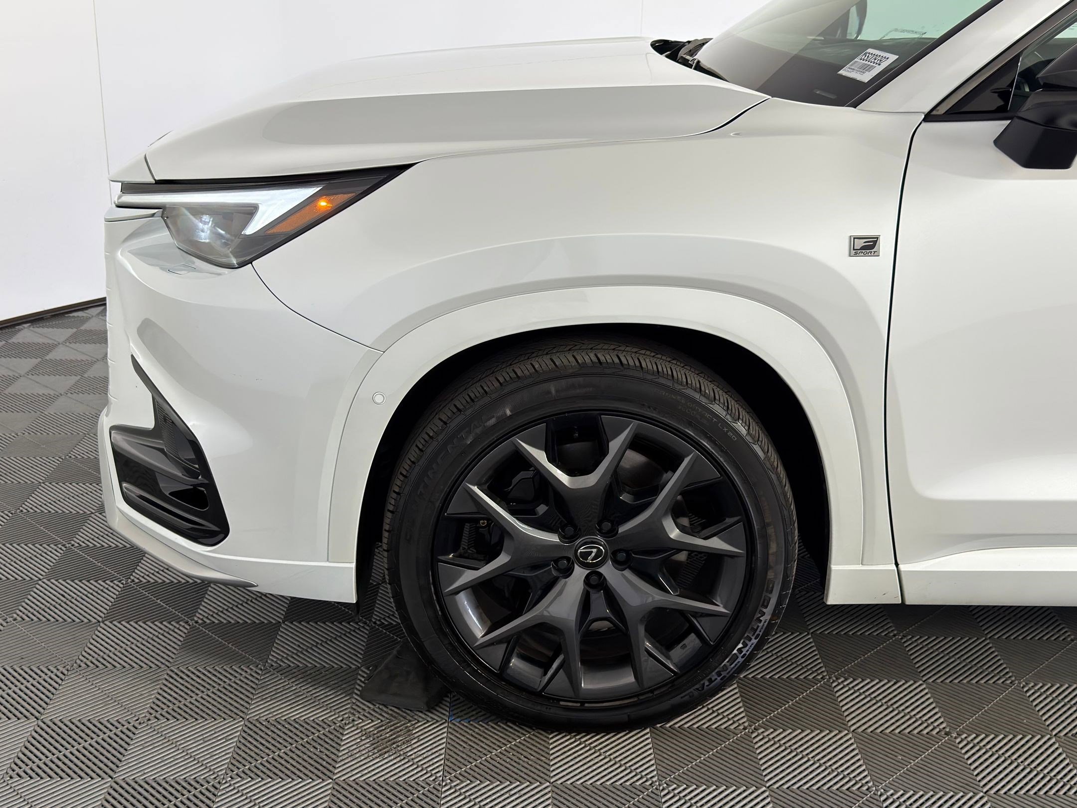 Used 2025 Lexus TX 500h TX 500h F SPORT Premium image 9