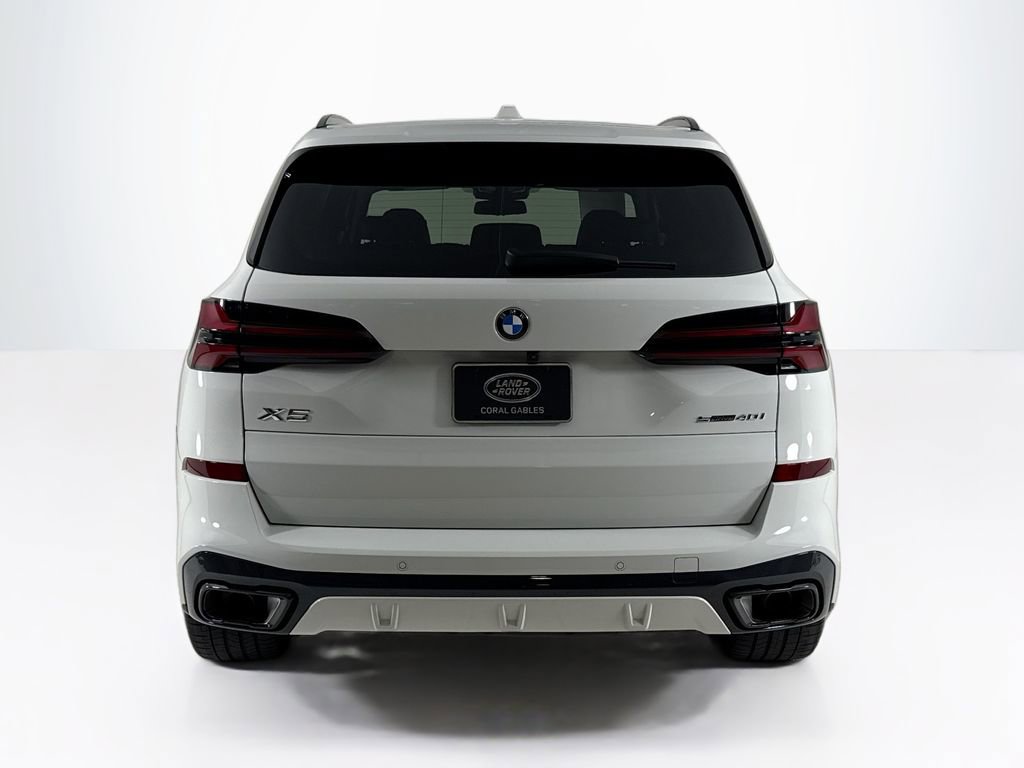 Used 2024 BMW X5 sDrive40i w/ M Sport Package image 4