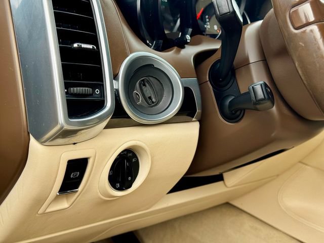 Used 2013 Porsche Cayenne AWD/4WD image 10