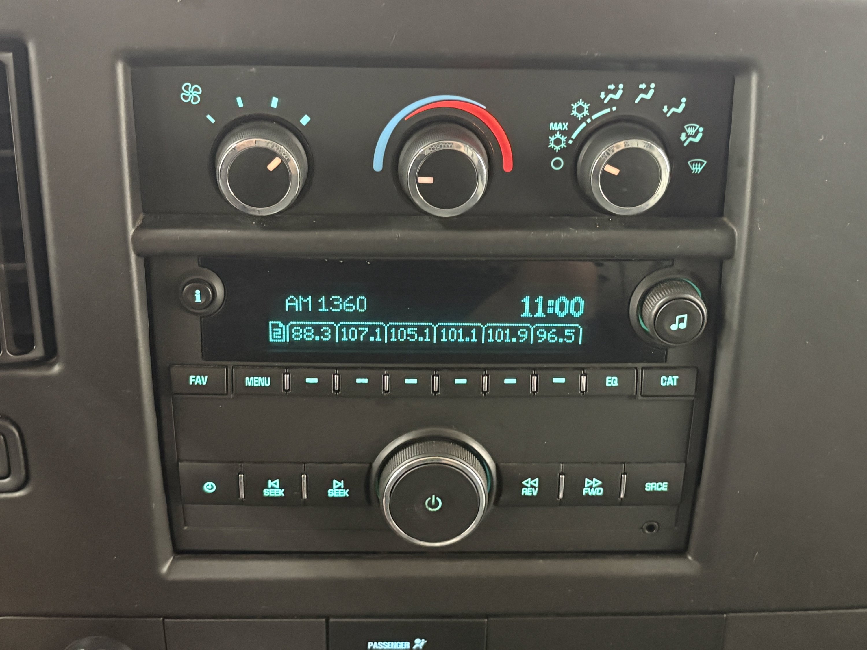Used 2021 Chevrolet Express 3500 Extended w/ Driver Convenience Package RWD image 16
