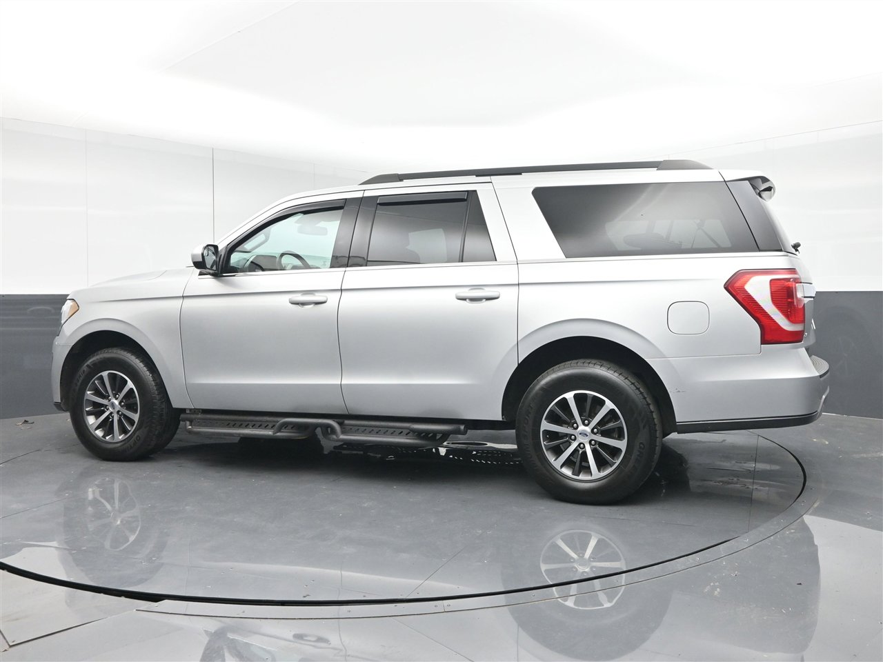 Used 2019 Ford Expedition Max XLT image 7