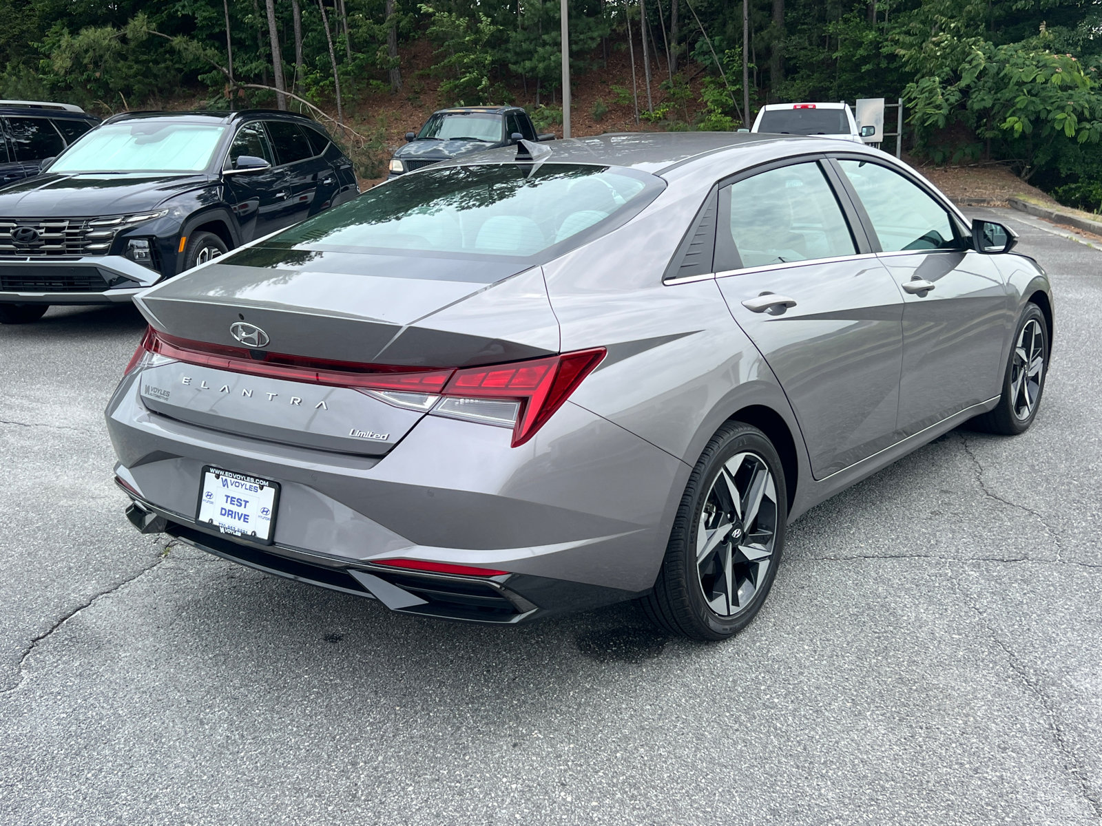 Certified 2023 Hyundai Elantra Limited FWD image 5