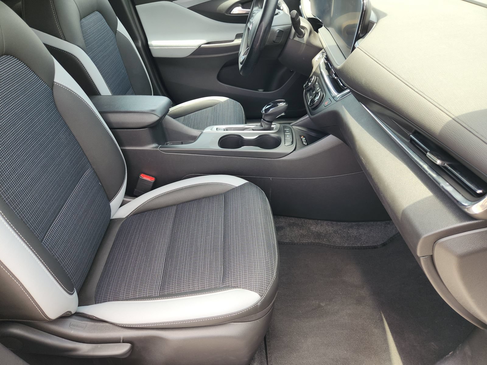 Used 2025 Buick Envista Preferred w/ Convenience II Package FWD image 17