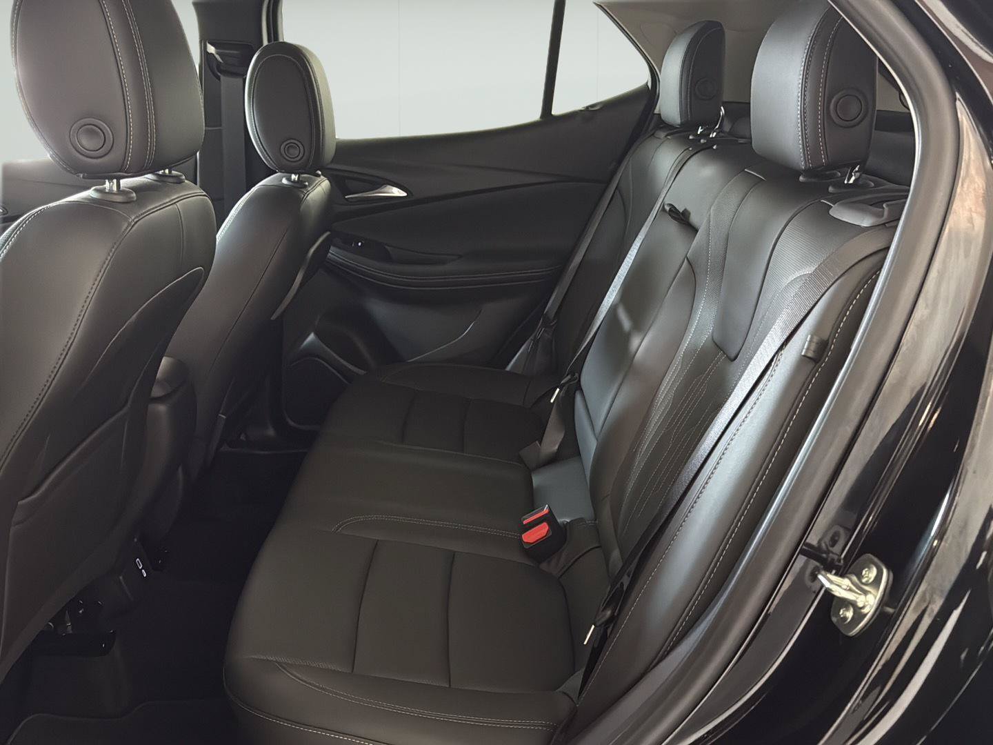 Certified 2024 Buick Encore GX Avenir AWD/4WD image 13