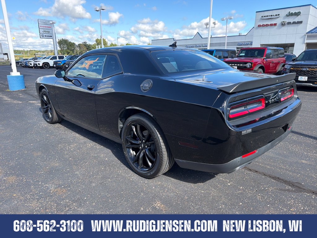 Used 2017 Dodge Challenger R/T w/ Driver Convenience Group RWD image 3