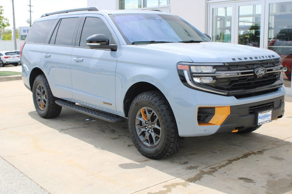 Used 2025 Ford Expedition Tremor AWD/4WD image 1