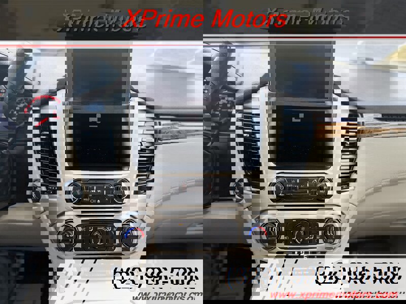 Used 2015 GMC Yukon Denali w/ Premium Package image 25