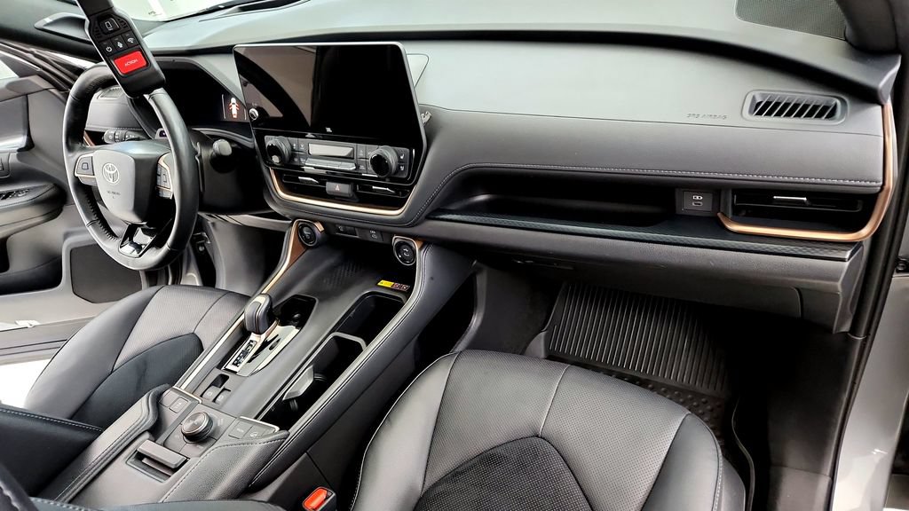 Certified 2025 Toyota Grand Highlander AWD Hybrid image 24