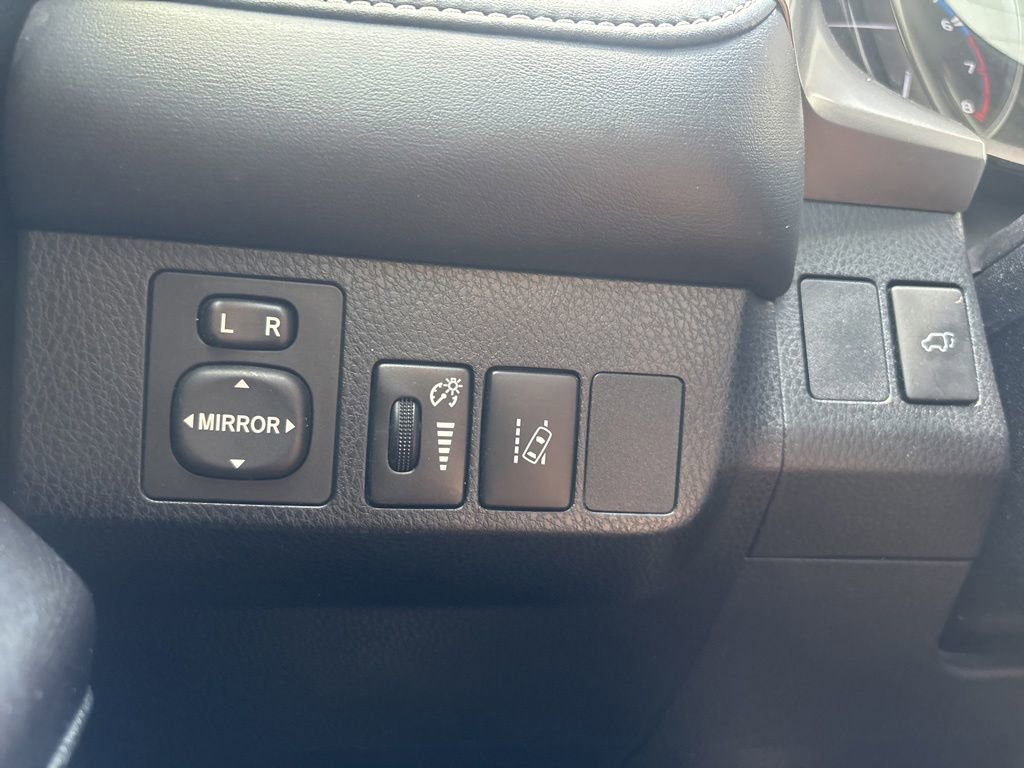 Used 2017 Toyota RAV4 XLE FWD image 25