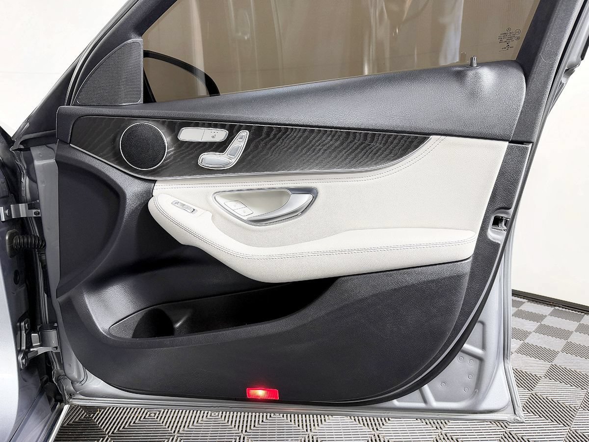 Used 2016 Mercedes-Benz C 300 4MATIC Sedan image 44
