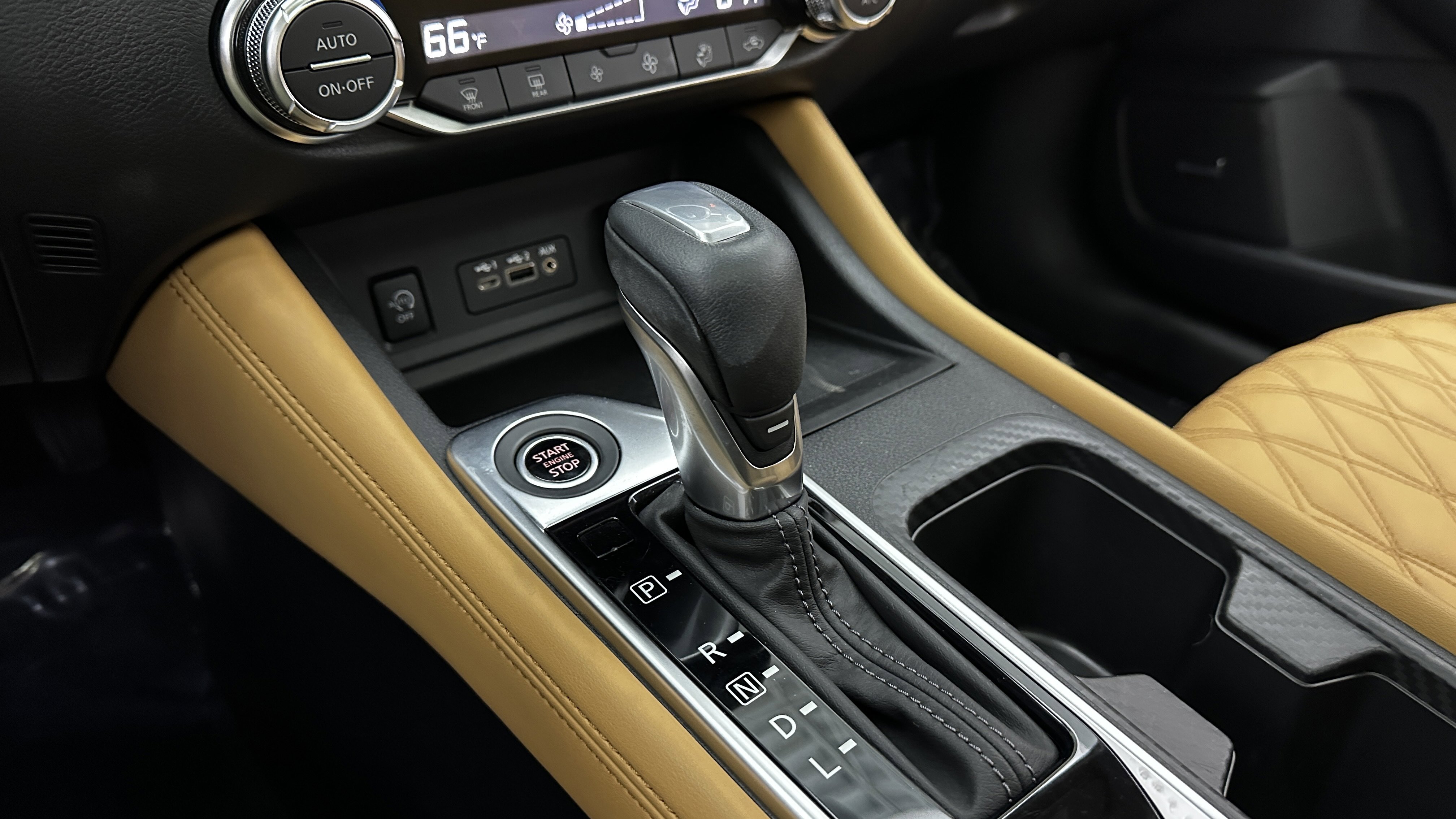 Used 2025 Nissan Sentra SV w/ SV Premium Package image 18