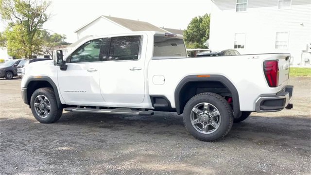 New 2026 GMC Sierra 2500 SLT image 6