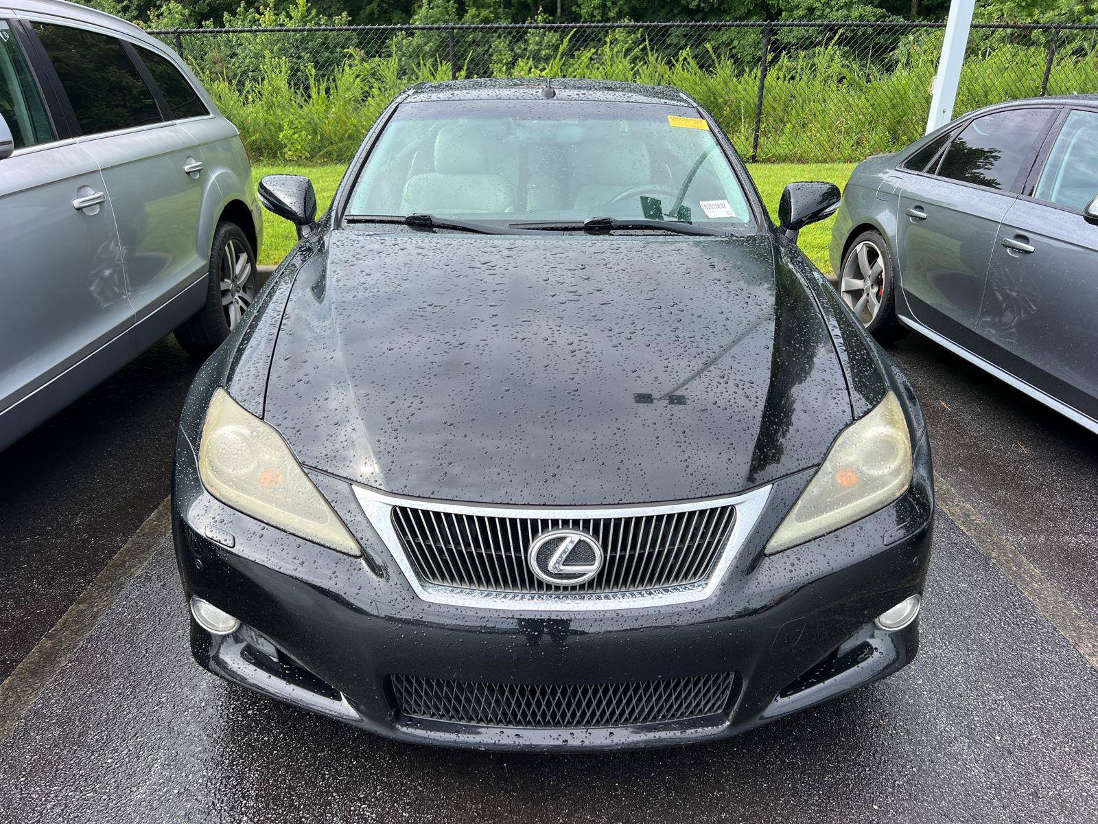 Used 2011 Lexus IS 250C w/ Luxury Pkg RWD image 2