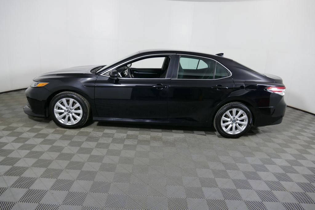 Used 2019 Toyota Camry LE FWD image 21