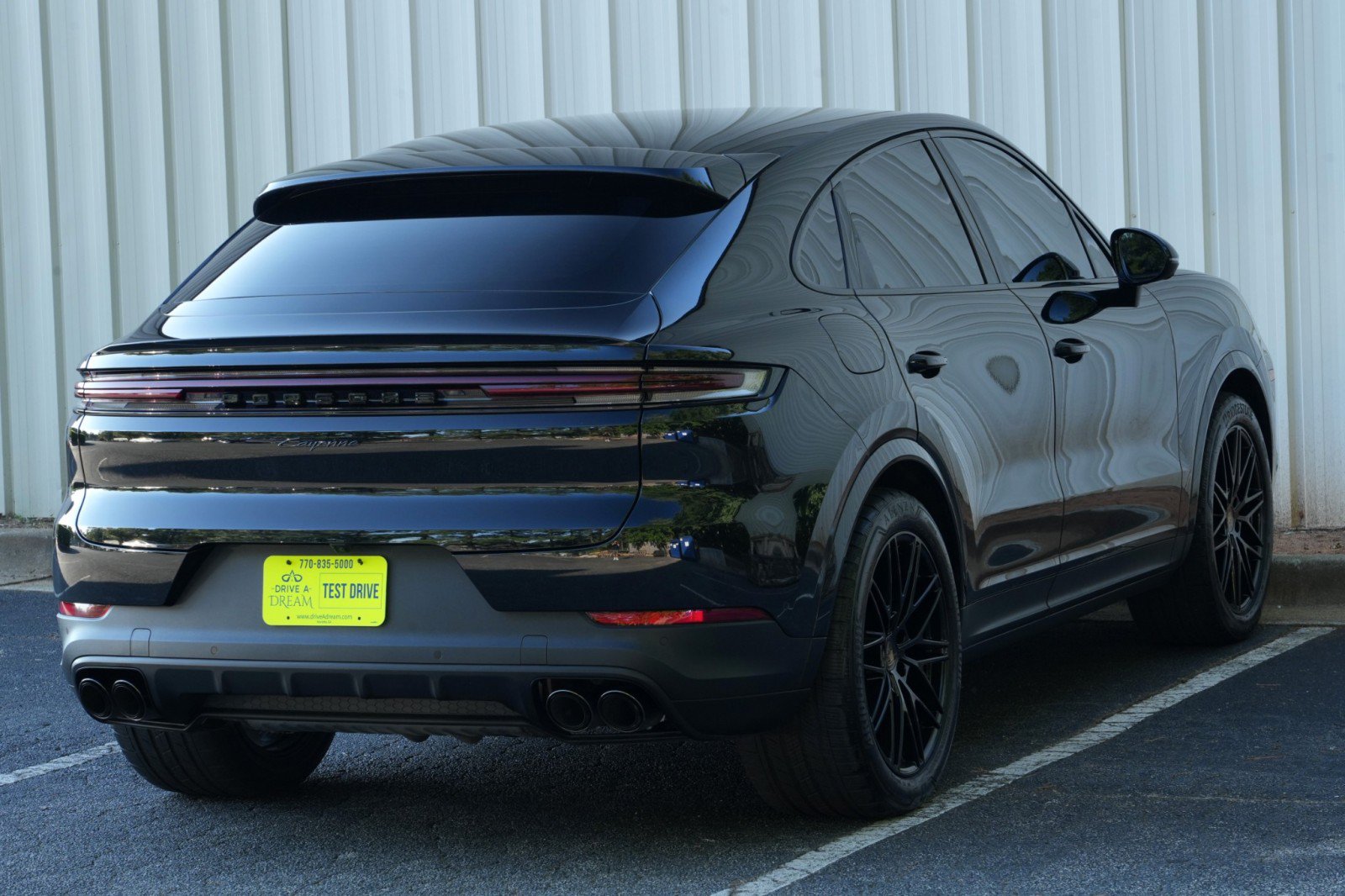 Used 2025 Porsche Cayenne Coupe AWD/4WD image 58