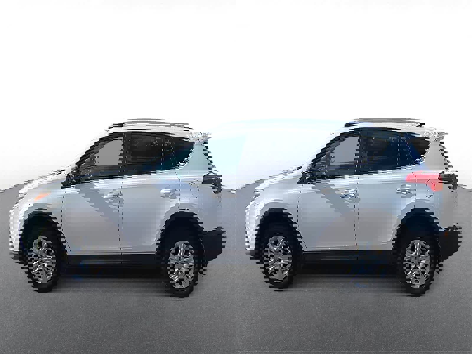 Used 2015 Toyota RAV4 LE image 5