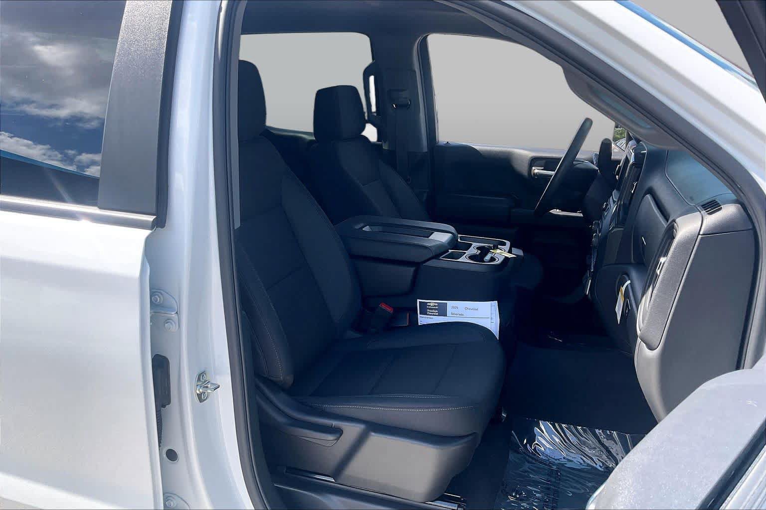 Used 2025 Chevrolet Silverado 1500 Custom w/ Turbomax Blackout Package RWD image 8