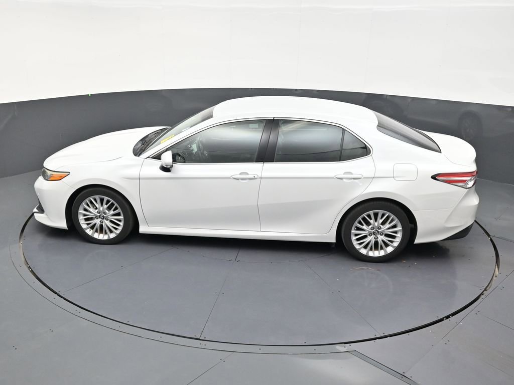 Used 2018 Toyota Camry XLE FWD image 13