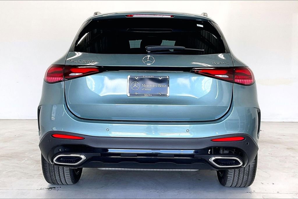 Used 2026 Mercedes-Benz GLC 300 4MATIC image 4