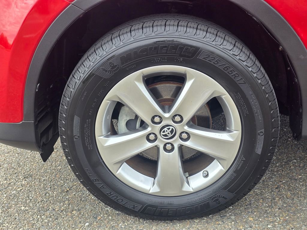 Used 2015 Toyota RAV4 XLE AWD/4WD image 9