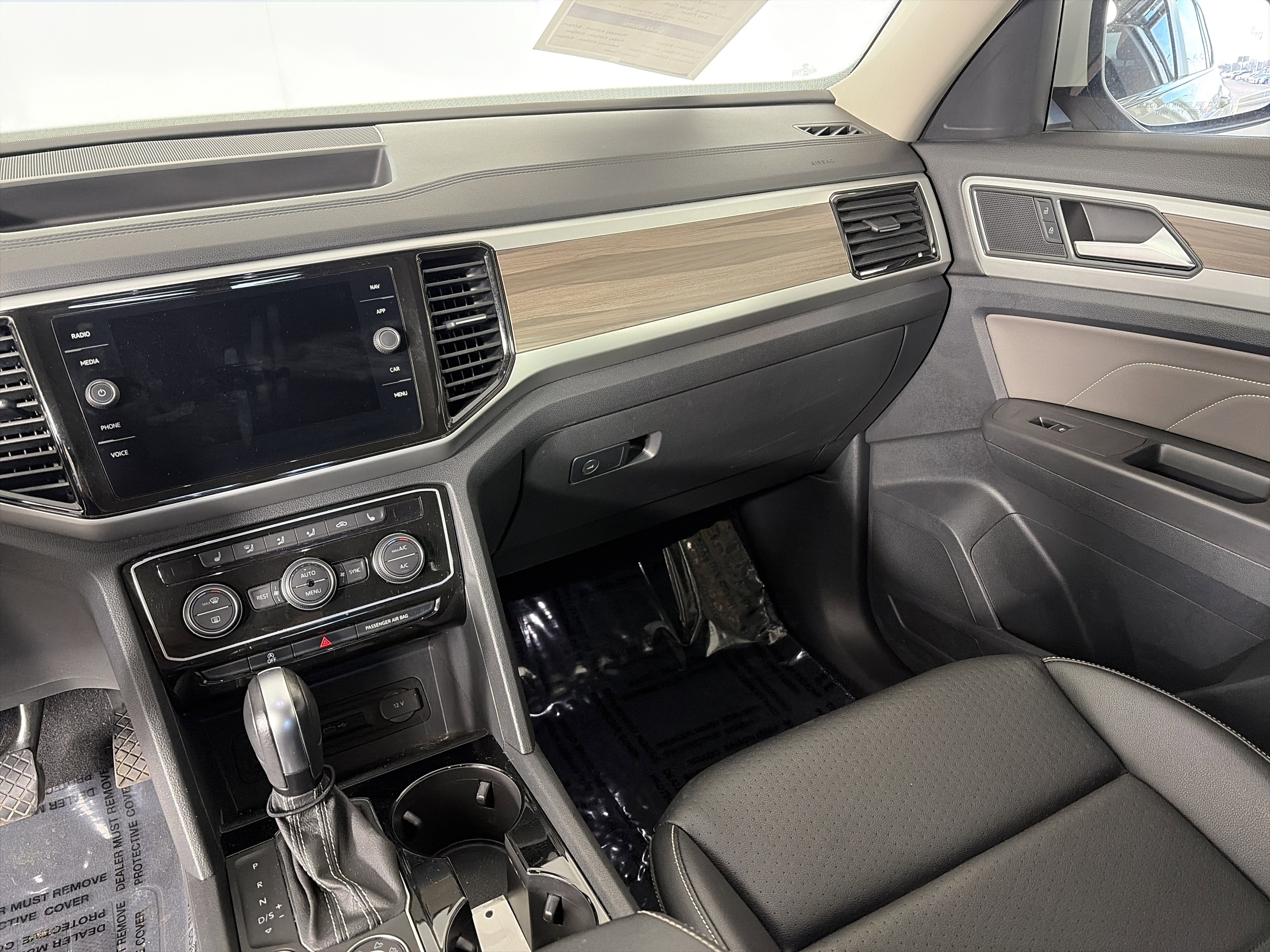 Used 2022 Volkswagen Atlas SEL image 4