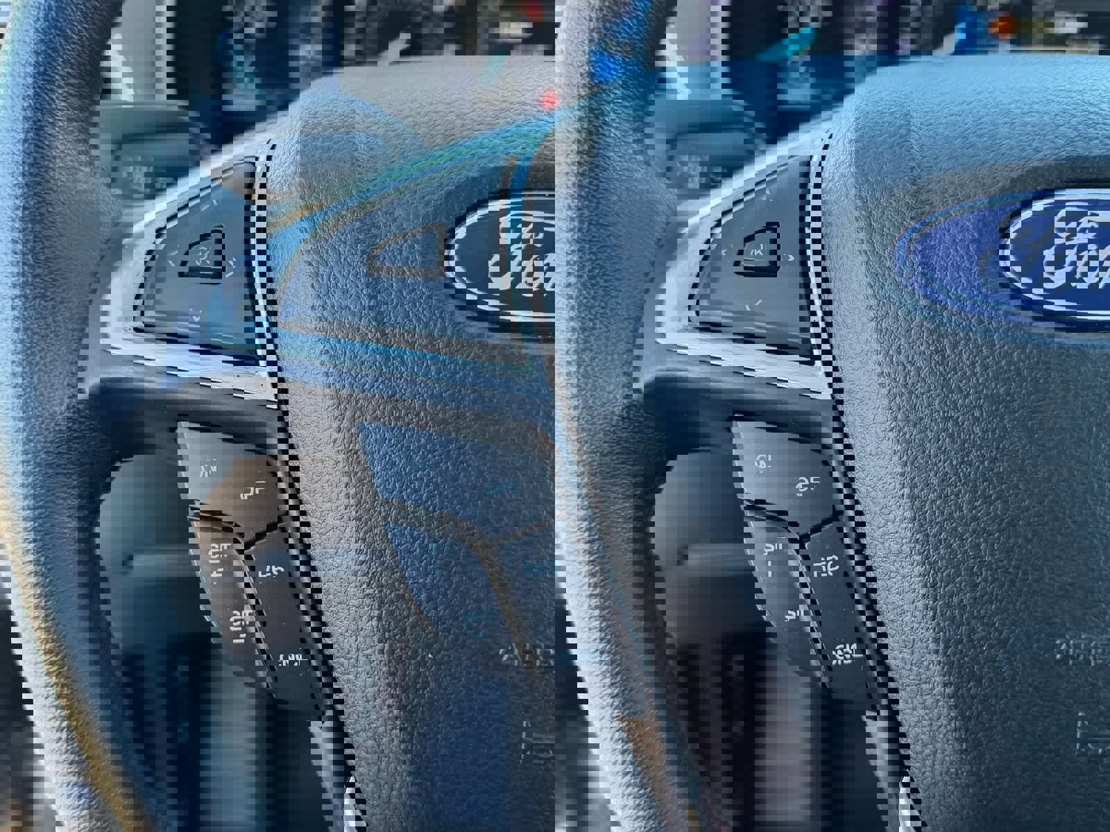 Used 2022 Ford Edge Titanium image 16