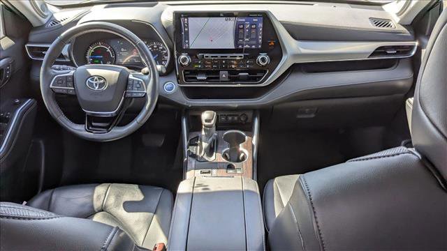 Used 2021 Toyota Highlander Platinum image 25
