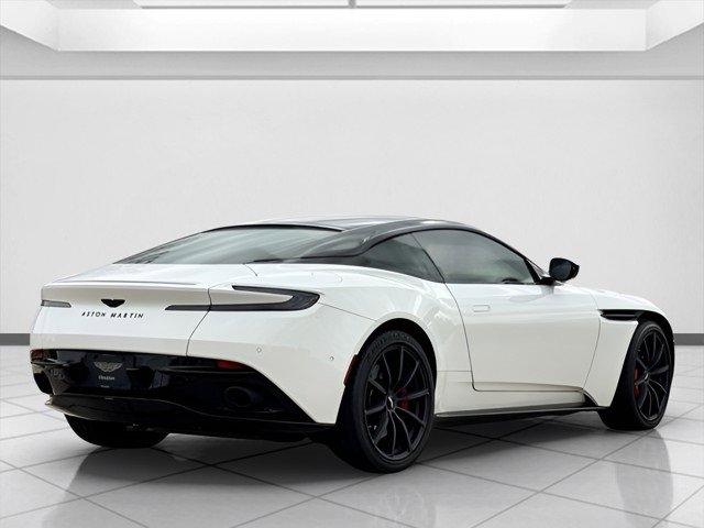 Used 2022 Aston Martin DB11 Coupe image 10